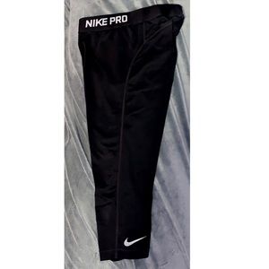 Cropped Nike Pro Dry Fit Leggings🖤